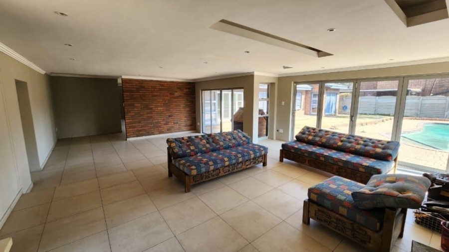 4 Bedroom Property for Sale in Brackenhurst Gauteng