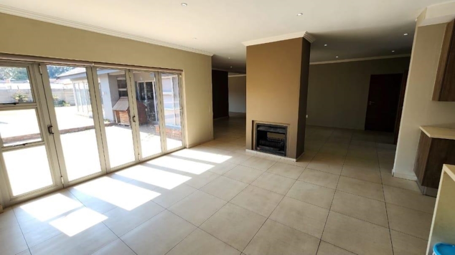 4 Bedroom Property for Sale in Brackenhurst Gauteng