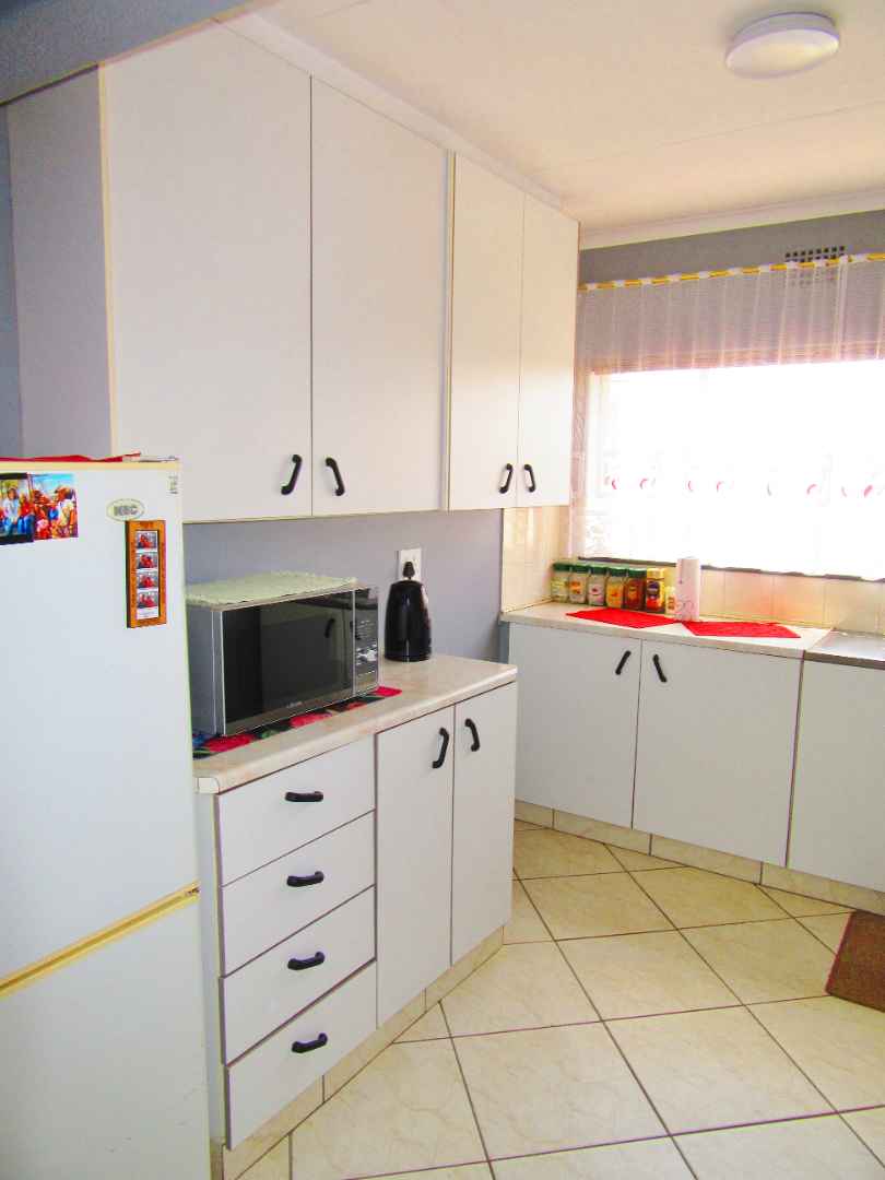 1 Bedroom Property for Sale in Casseldale Gauteng