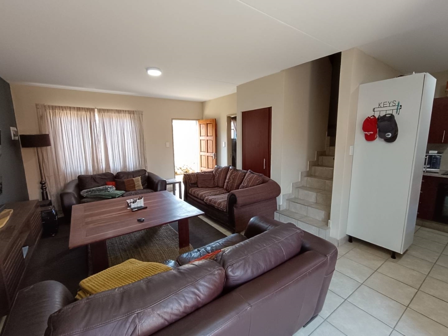 3 Bedroom Property for Sale in Kosmosdal Gauteng