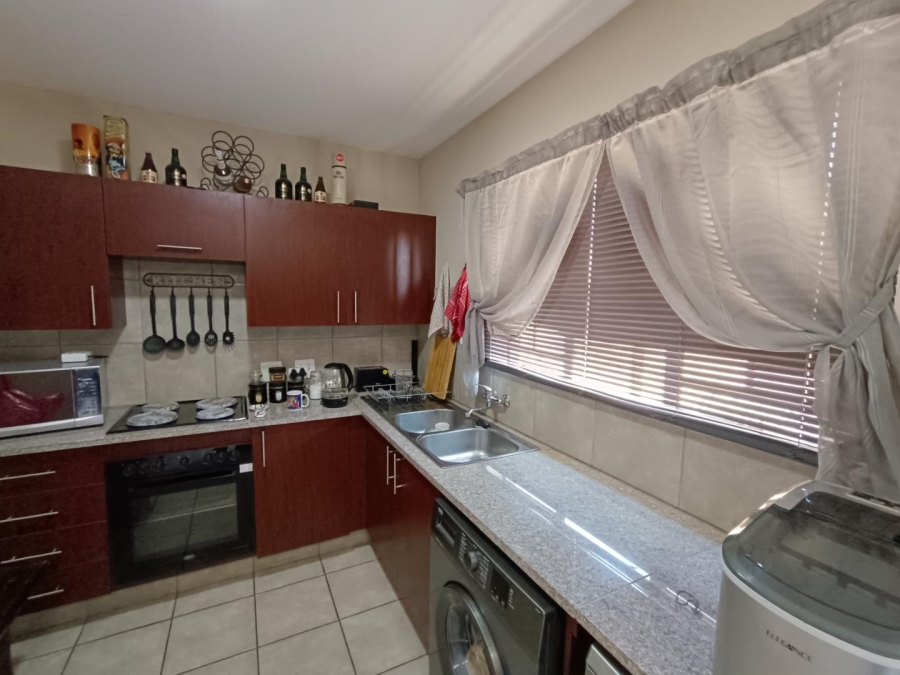 3 Bedroom Property for Sale in Kosmosdal Gauteng