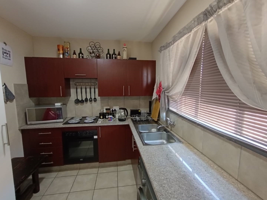 3 Bedroom Property for Sale in Kosmosdal Gauteng