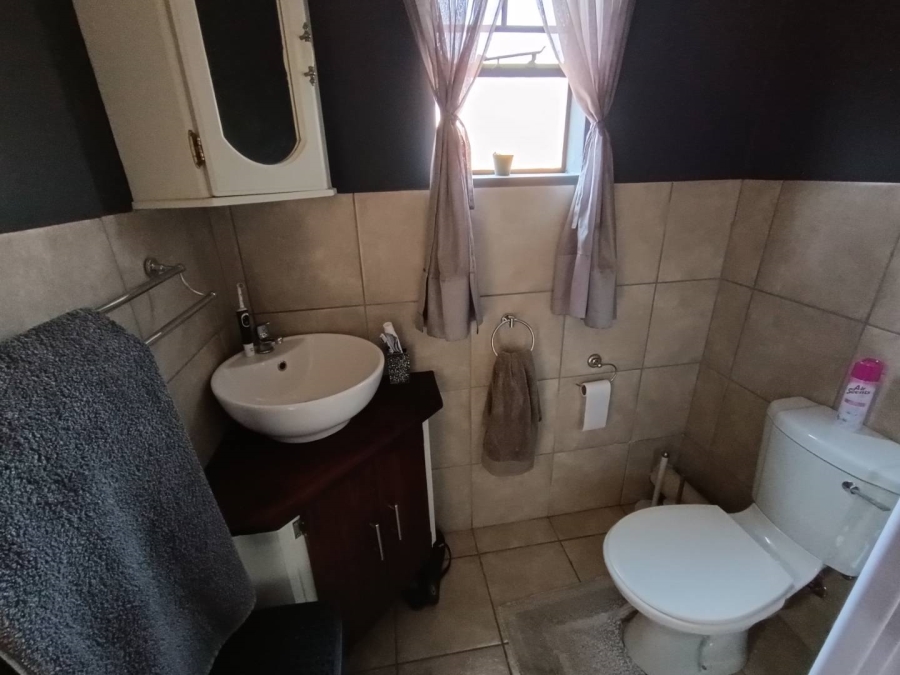 3 Bedroom Property for Sale in Kosmosdal Gauteng