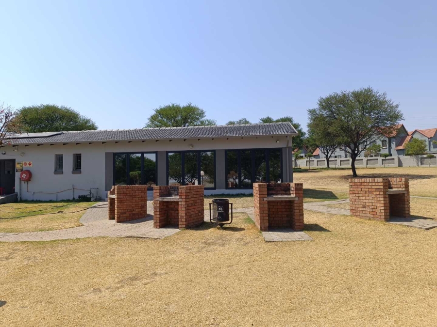 3 Bedroom Property for Sale in Kosmosdal Gauteng