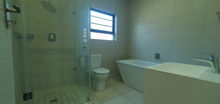 To Let 3 Bedroom Property for Rent in Vorna Valley Gauteng