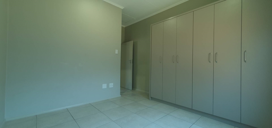 To Let 3 Bedroom Property for Rent in Vorna Valley Gauteng