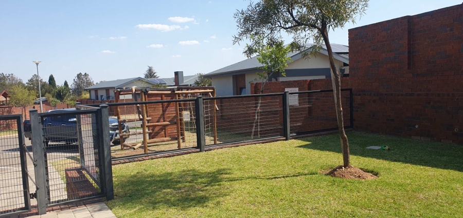 To Let 3 Bedroom Property for Rent in Vorna Valley Gauteng