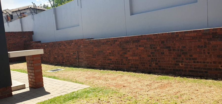 To Let 3 Bedroom Property for Rent in Vorna Valley Gauteng