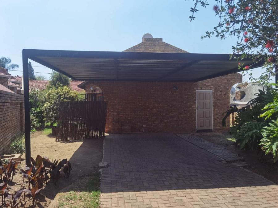 1 Bedroom Property for Sale in Birchleigh Gauteng