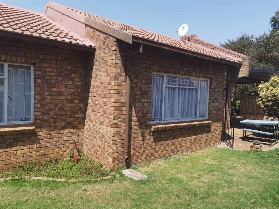 1 Bedroom Property for Sale in Birchleigh Gauteng