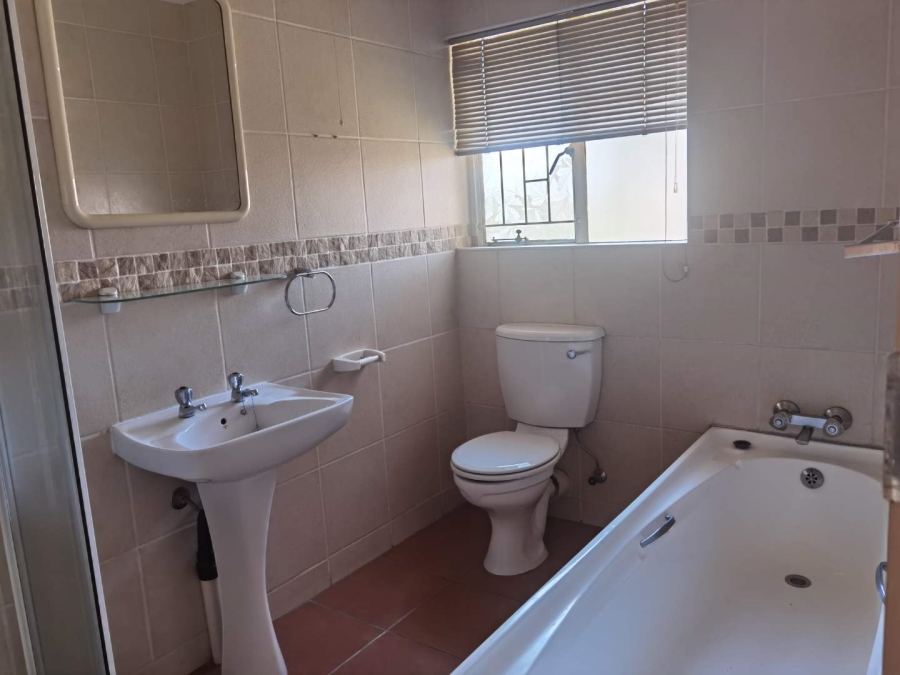 1 Bedroom Property for Sale in Birchleigh Gauteng