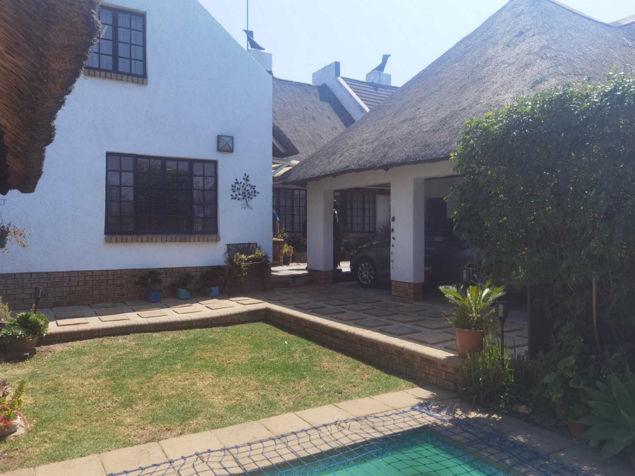 4 Bedroom Property for Sale in Van Riebeeck Park Gauteng