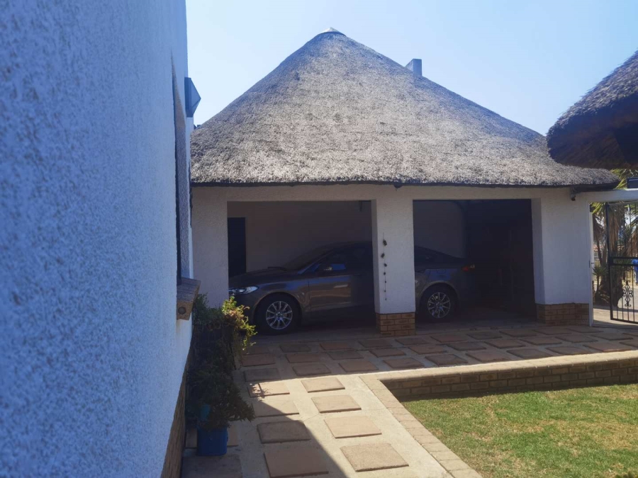 4 Bedroom Property for Sale in Van Riebeeck Park Gauteng