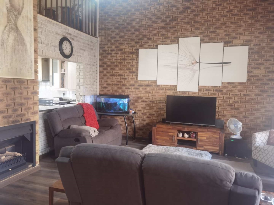 4 Bedroom Property for Sale in Van Riebeeck Park Gauteng