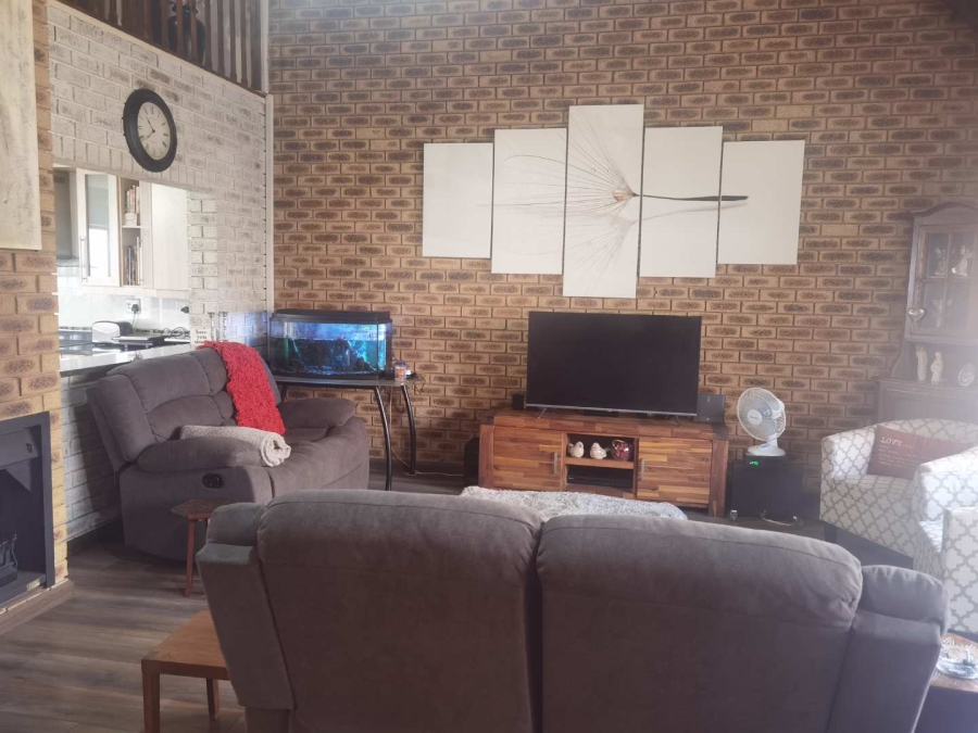 4 Bedroom Property for Sale in Van Riebeeck Park Gauteng