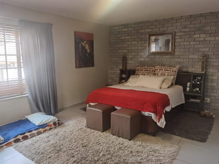 4 Bedroom Property for Sale in Van Riebeeck Park Gauteng