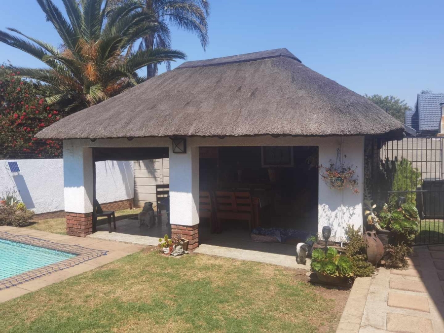 4 Bedroom Property for Sale in Van Riebeeck Park Gauteng