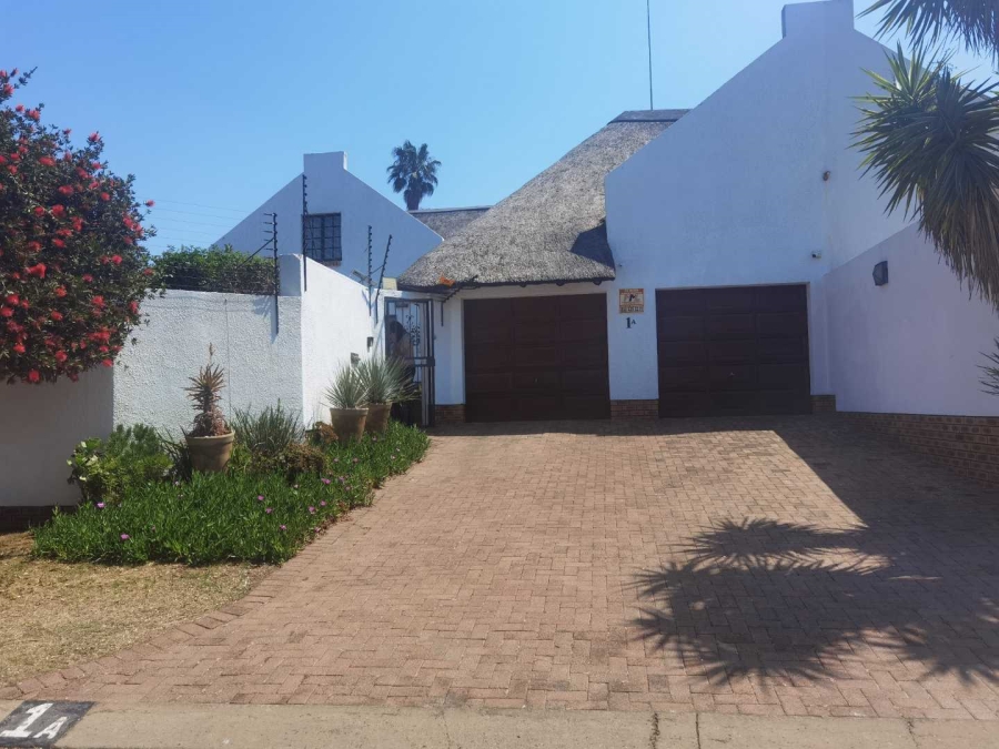 4 Bedroom Property for Sale in Van Riebeeck Park Gauteng