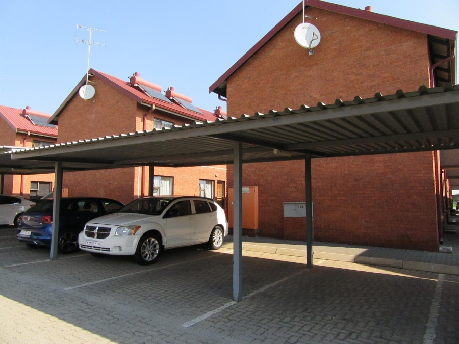 2 Bedroom Property for Sale in Albertsdal Gauteng