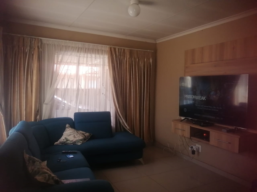 3 Bedroom Property for Sale in Mahube Valley Gauteng