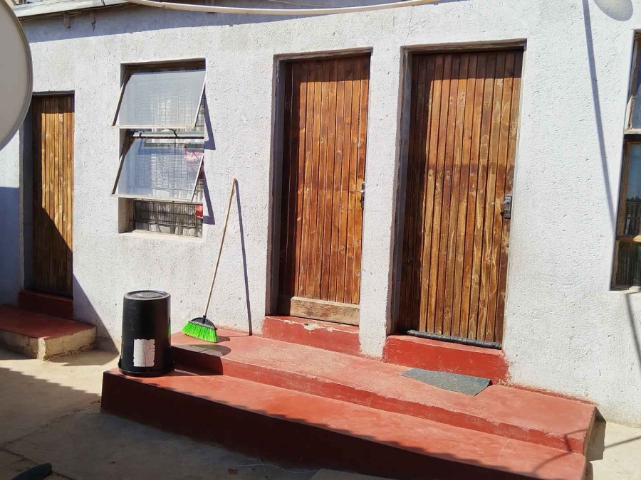 2 Bedroom Property for Sale in Olievenhoutbosch A H Gauteng