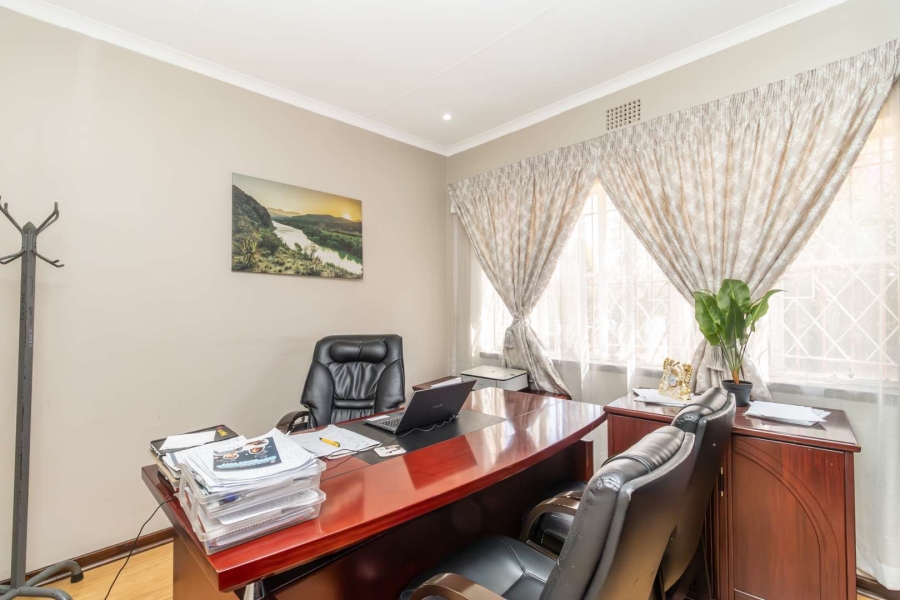 4 Bedroom Property for Sale in Constantia Kloof Gauteng