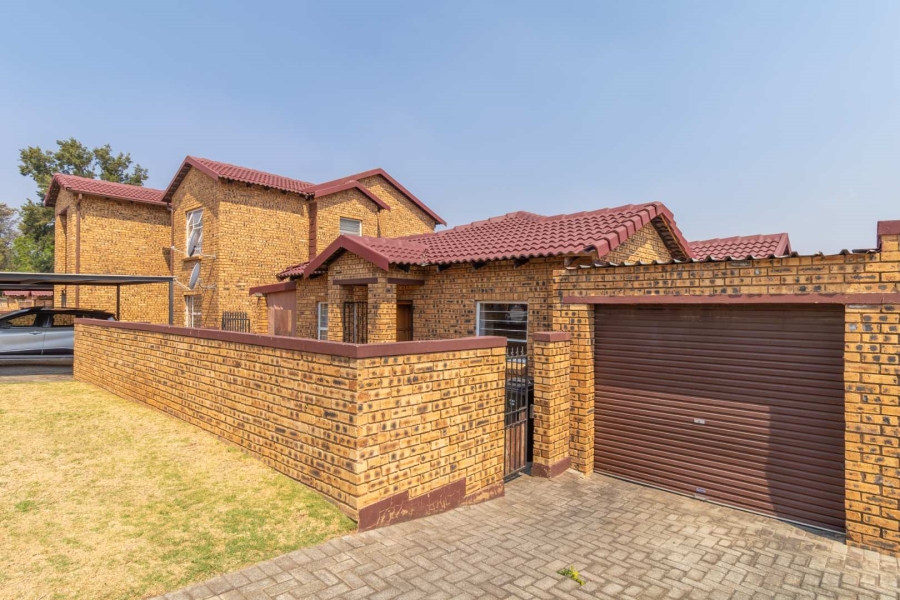 3 Bedroom Property for Sale in Honeypark Gauteng