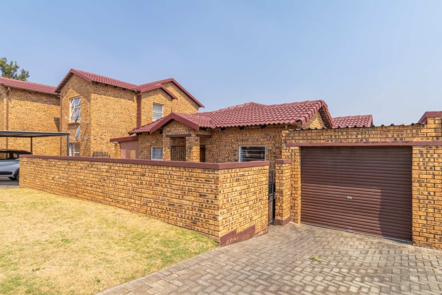 3 Bedroom Property for Sale in Honeypark Gauteng