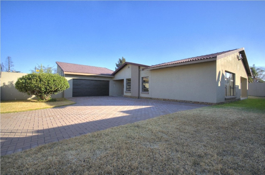 3 Bedroom Property for Sale in Brackenhurst Gauteng