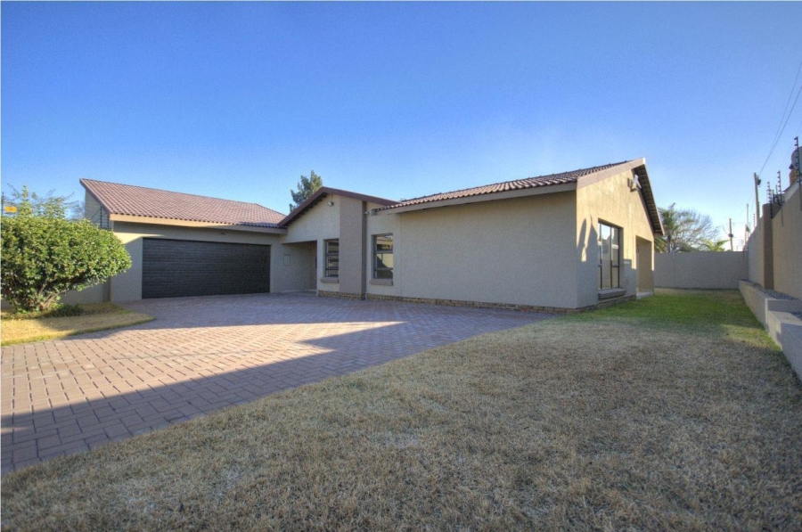 3 Bedroom Property for Sale in Brackenhurst Gauteng