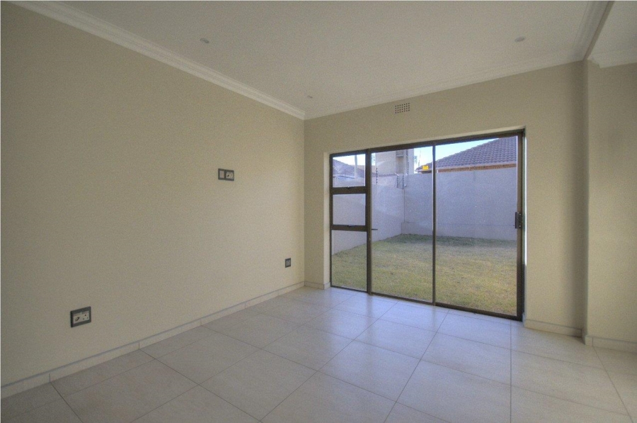 3 Bedroom Property for Sale in Brackenhurst Gauteng