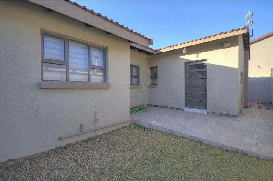 3 Bedroom Property for Sale in Brackenhurst Gauteng