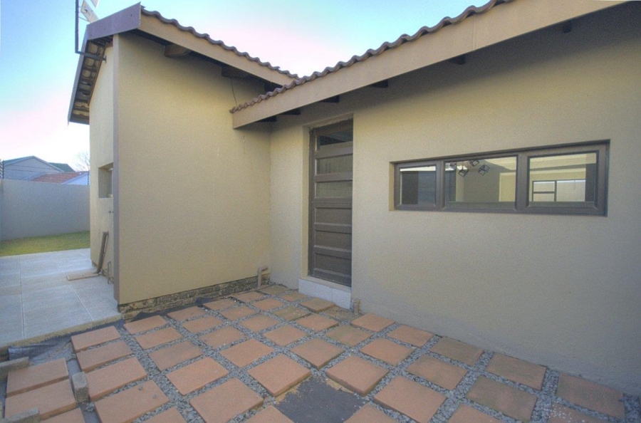 3 Bedroom Property for Sale in Brackenhurst Gauteng