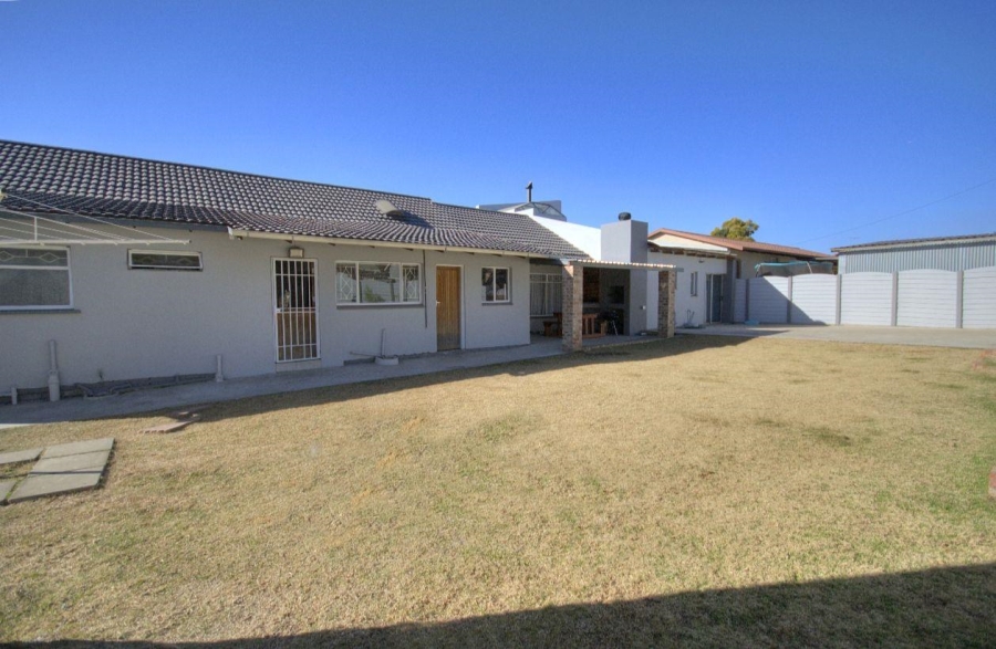 4 Bedroom Property for Sale in Brackendowns Gauteng