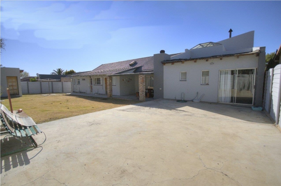 4 Bedroom Property for Sale in Brackendowns Gauteng