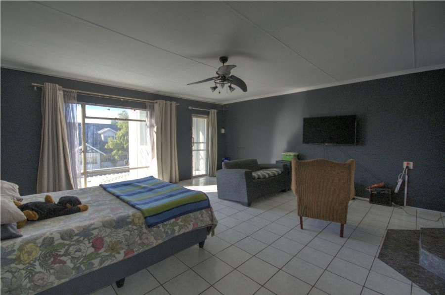 4 Bedroom Property for Sale in Brackendowns Gauteng