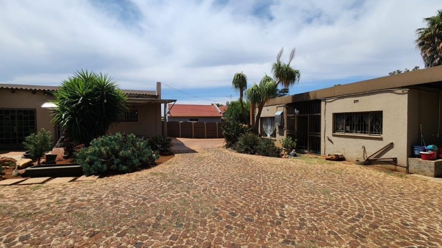 4 Bedroom Property for Sale in Kibler Park Gauteng