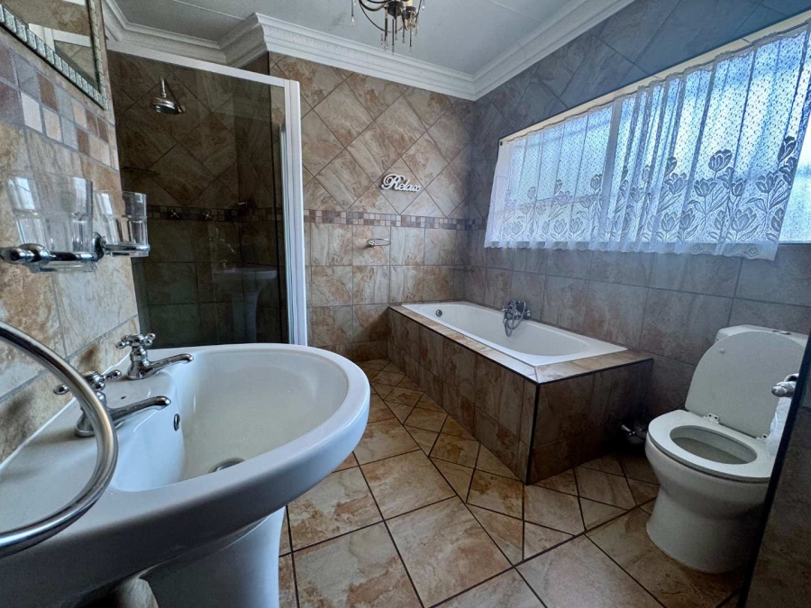 To Let 4 Bedroom Property for Rent in Henley on Klip Gauteng