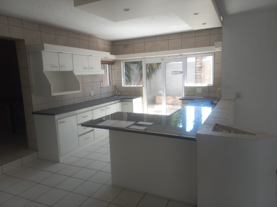 4 Bedroom Property for Sale in Sunward Park Gauteng