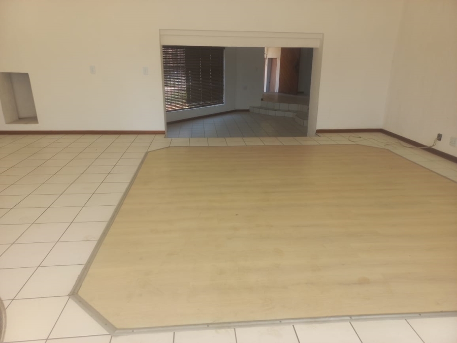 4 Bedroom Property for Sale in Sunward Park Gauteng