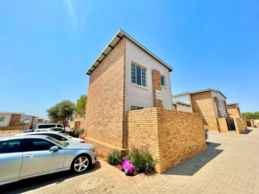 To Let 2 Bedroom Property for Rent in Hazeldean Gauteng