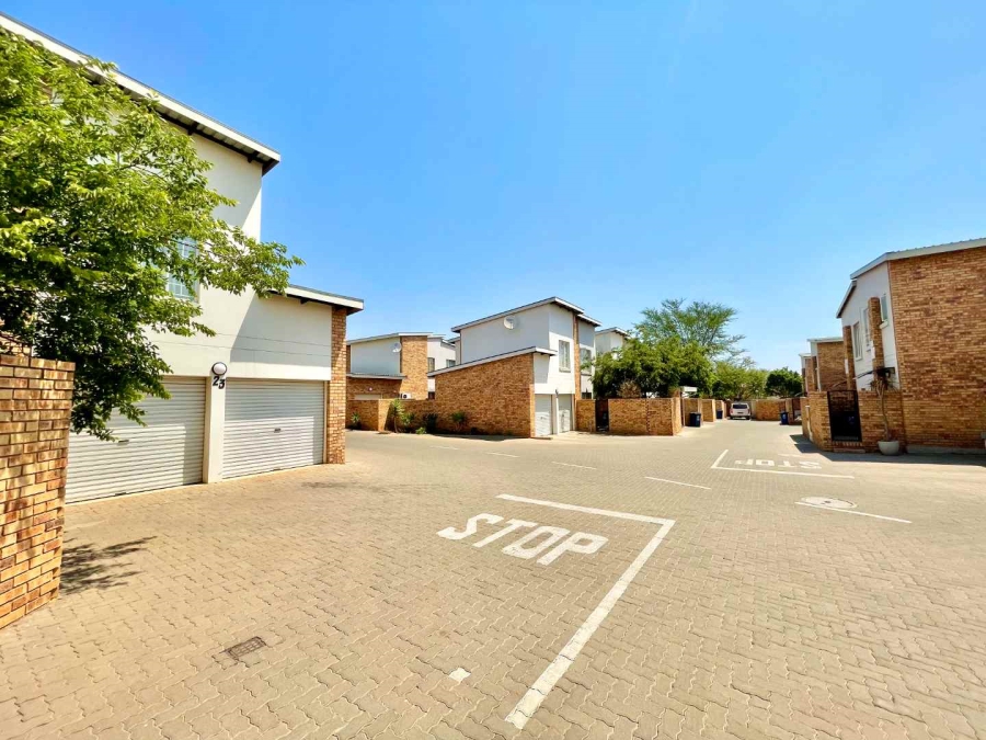 To Let 2 Bedroom Property for Rent in Hazeldean Gauteng