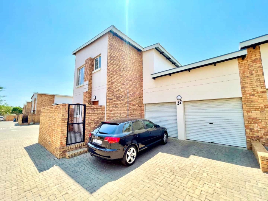 To Let 2 Bedroom Property for Rent in Hazeldean Gauteng