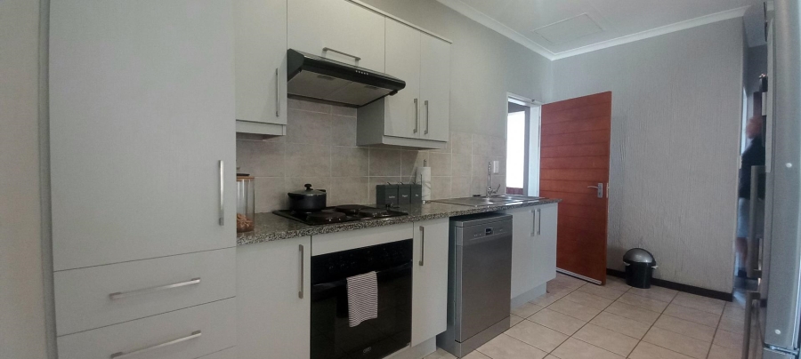 To Let 2 Bedroom Property for Rent in Wilgeheuwel Gauteng