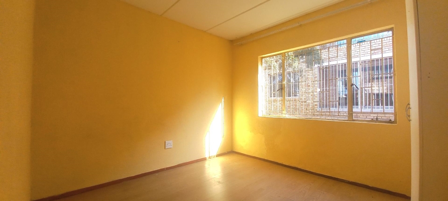 To Let 2 Bedroom Property for Rent in Groblerpark Gauteng