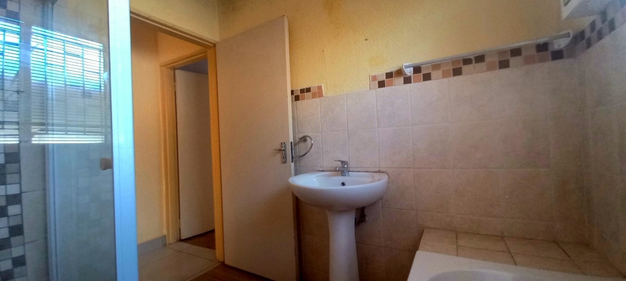 To Let 2 Bedroom Property for Rent in Groblerpark Gauteng