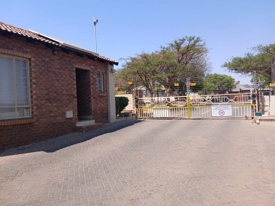 2 Bedroom Property for Sale in Mooikloof Ridge Gauteng