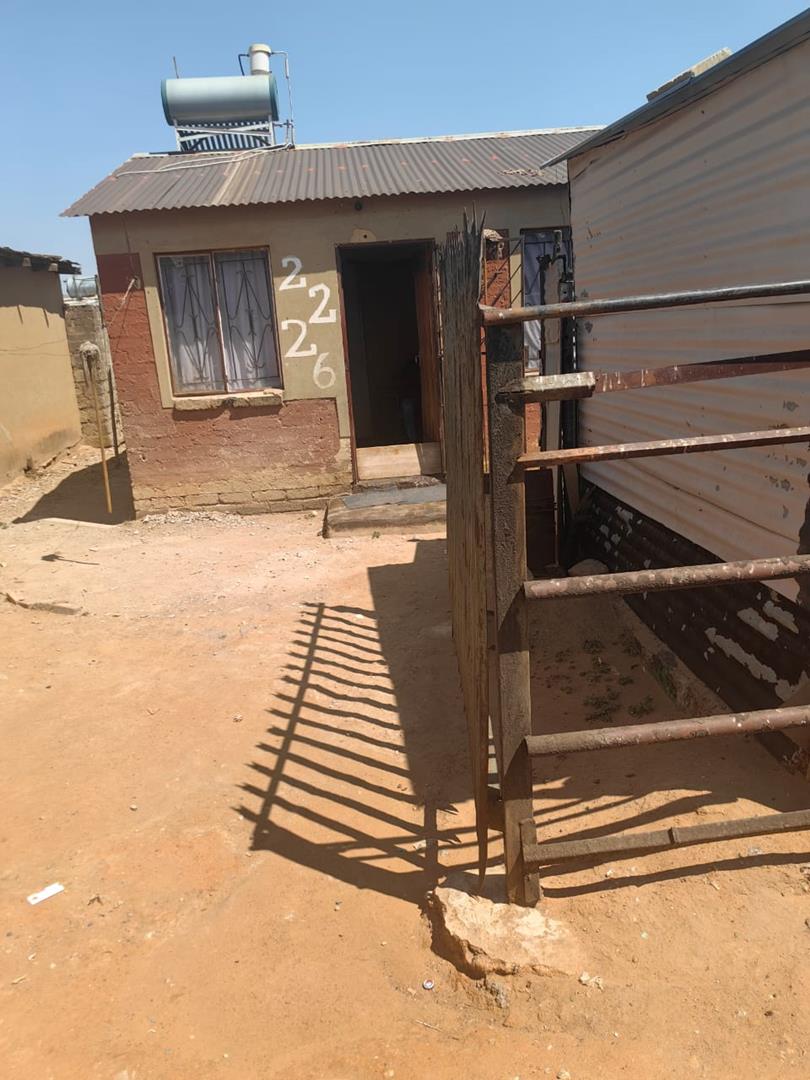 2 Bedroom Property for Sale in Commercia Gauteng