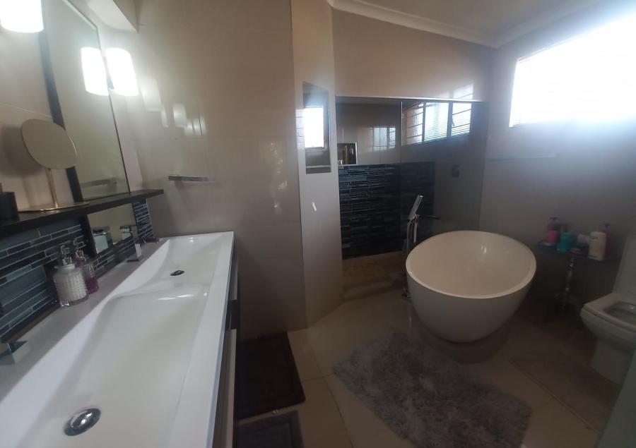 4 Bedroom Property for Sale in Birchleigh Gauteng