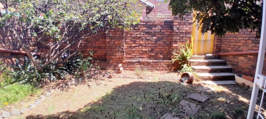 2 Bedroom Property for Sale in Birchleigh Gauteng